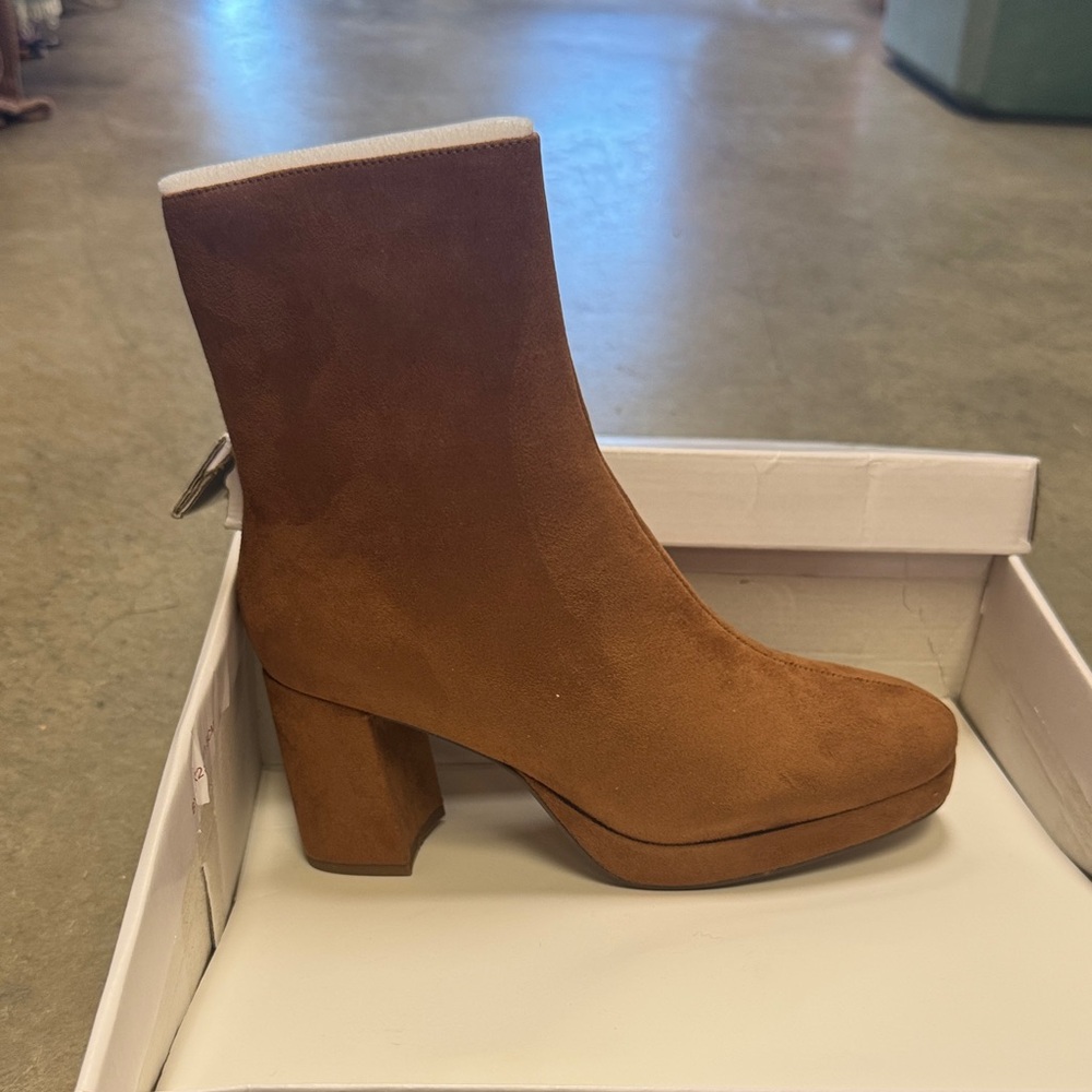 Delicious Women's Chestnut Suede Block Heel Ankle Boot